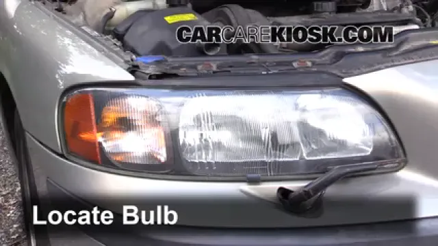 2001 Volvo V70 2.4L 5 Cyl. Lights Turn Signal - Front (replace bulb)
